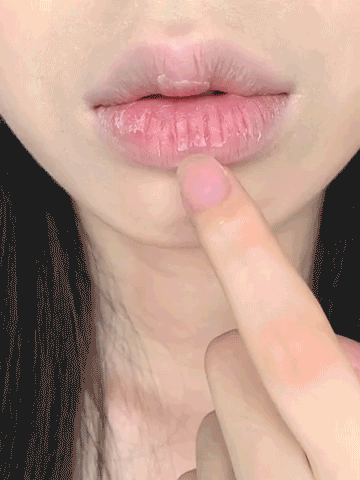 Crystal Glaze Moisturizing Lip Care SHEGLAM
