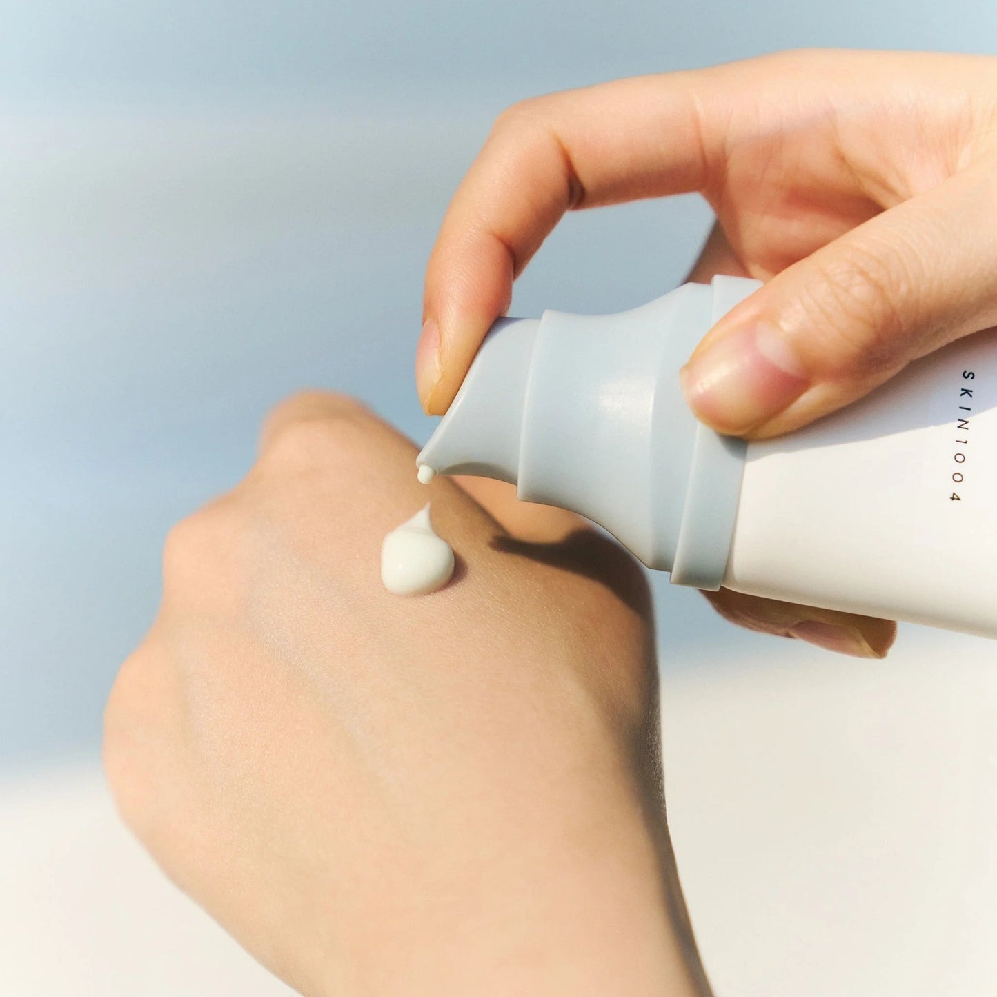 Skin1004 HYALU-CICA WATER-FIT SUN SERUM SPF50+ PA++++